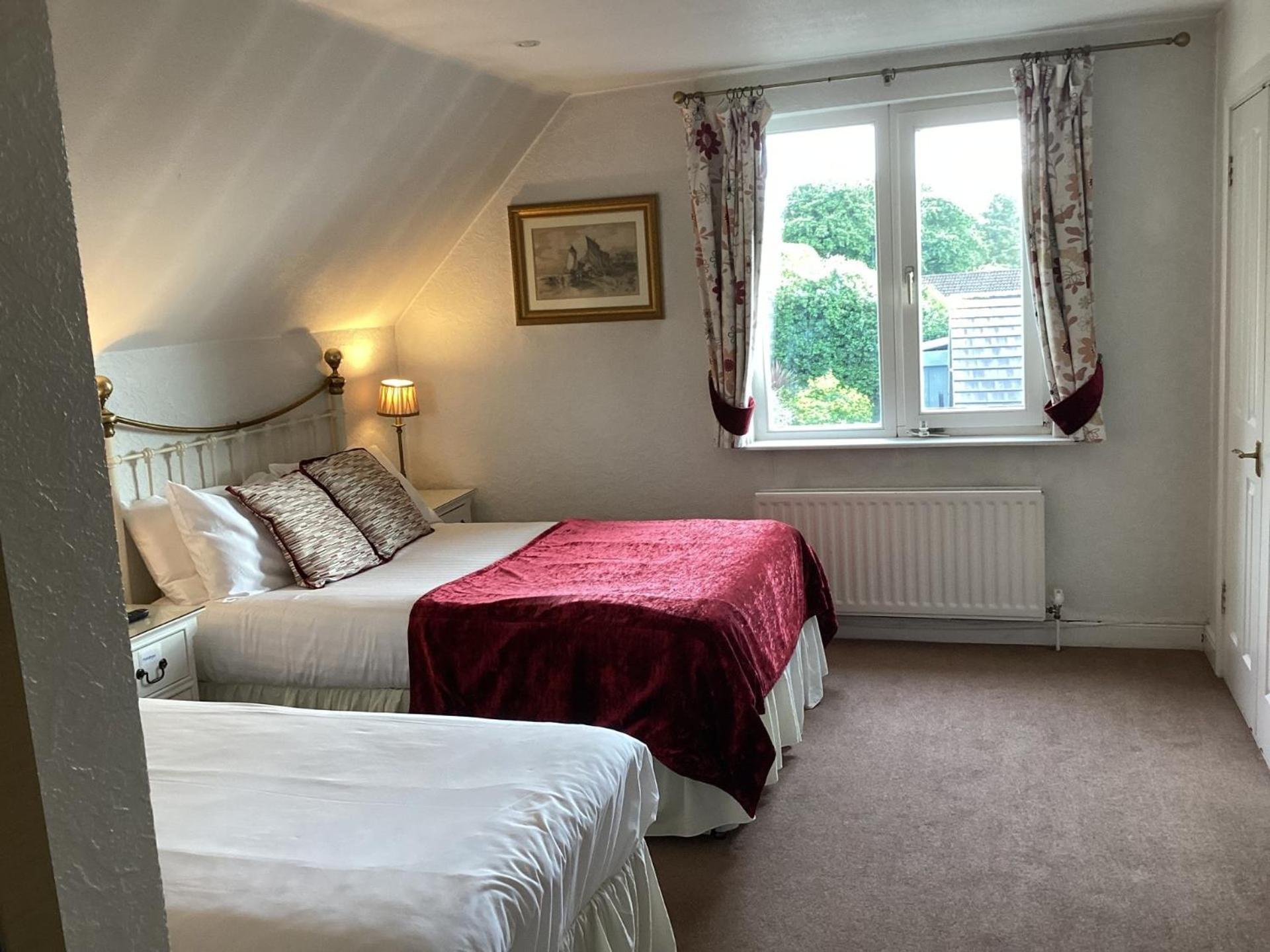 Oyo Rayanne House Guest Hotel Holywood (Down)