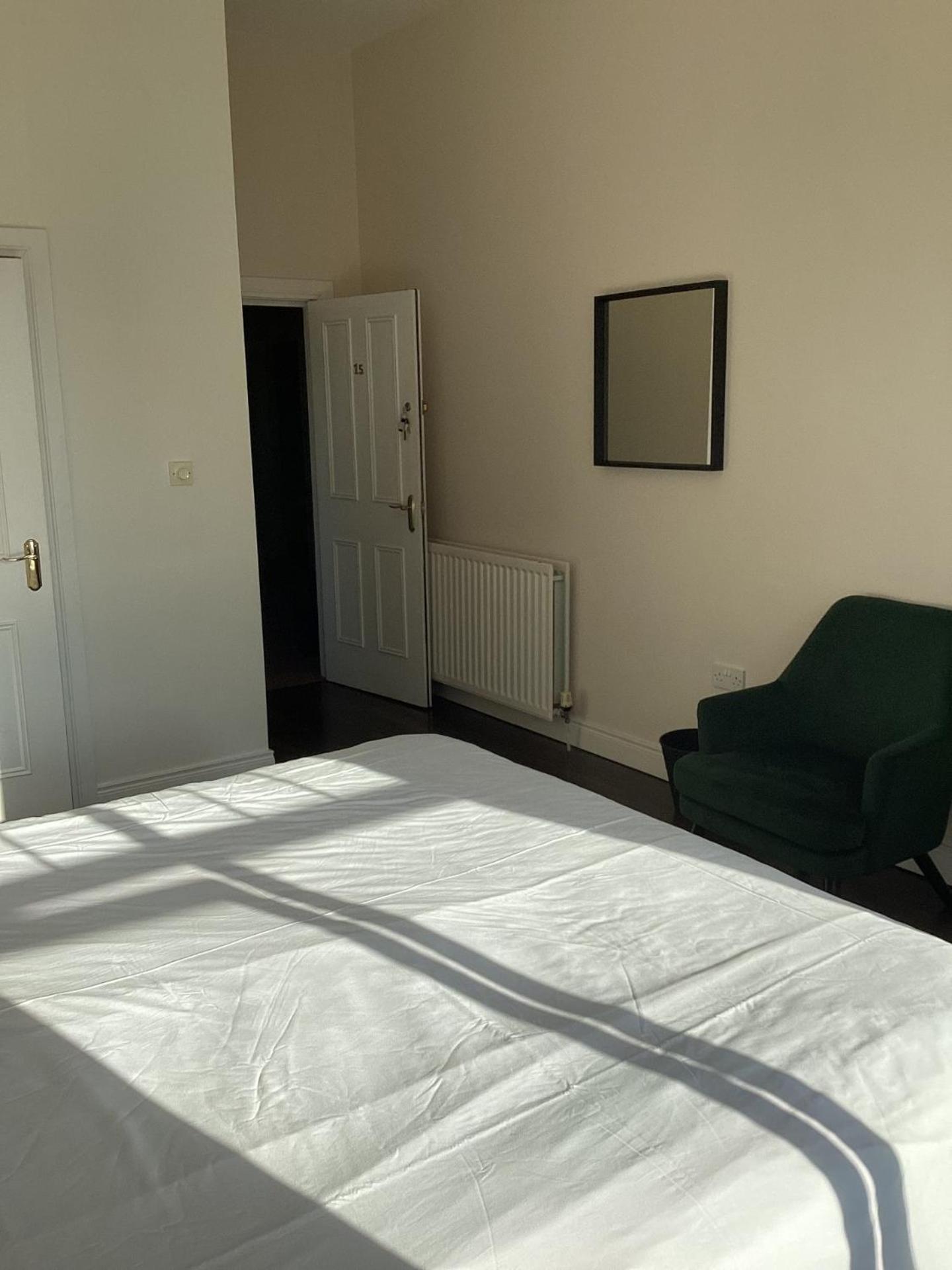 Hotel Oyo Rayanne House Guest Holywood (Down)