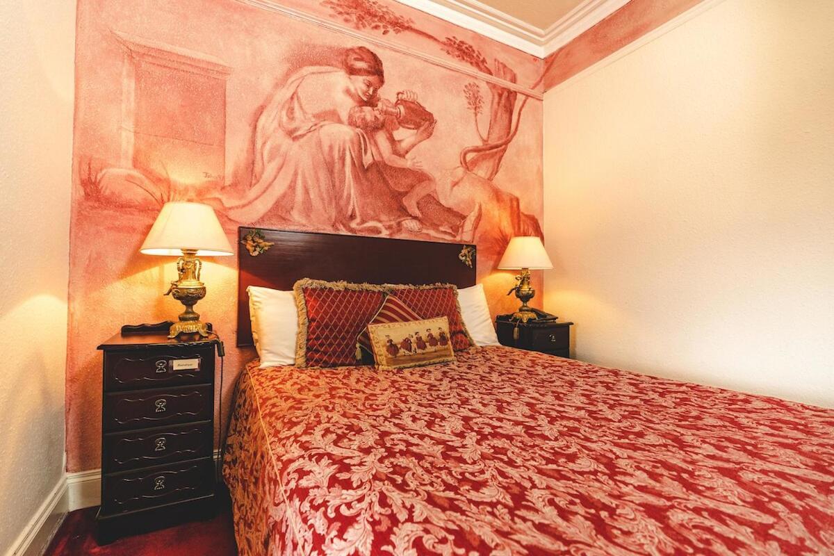 Oyo Rayanne House Guest Hotel