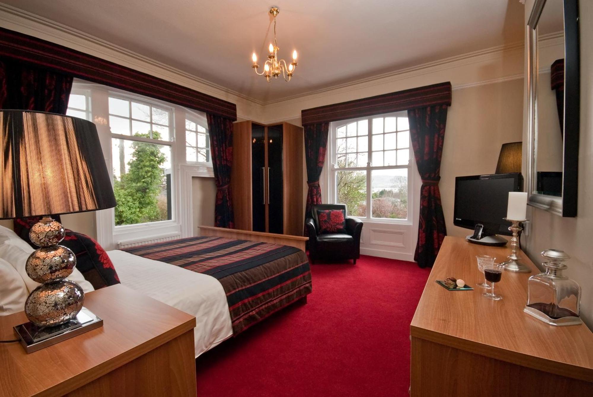 Oyo Rayanne House Guest Hotel