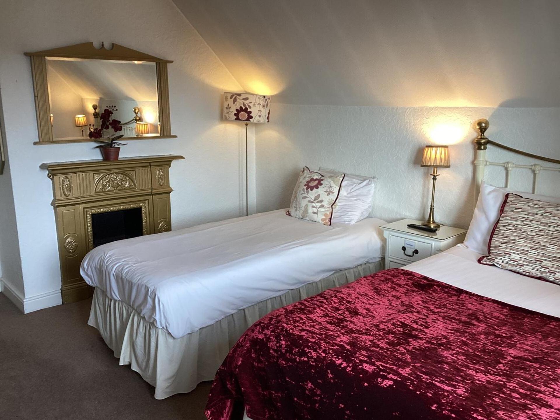 Oyo Rayanne House Guest Hotel Holywood (Down)